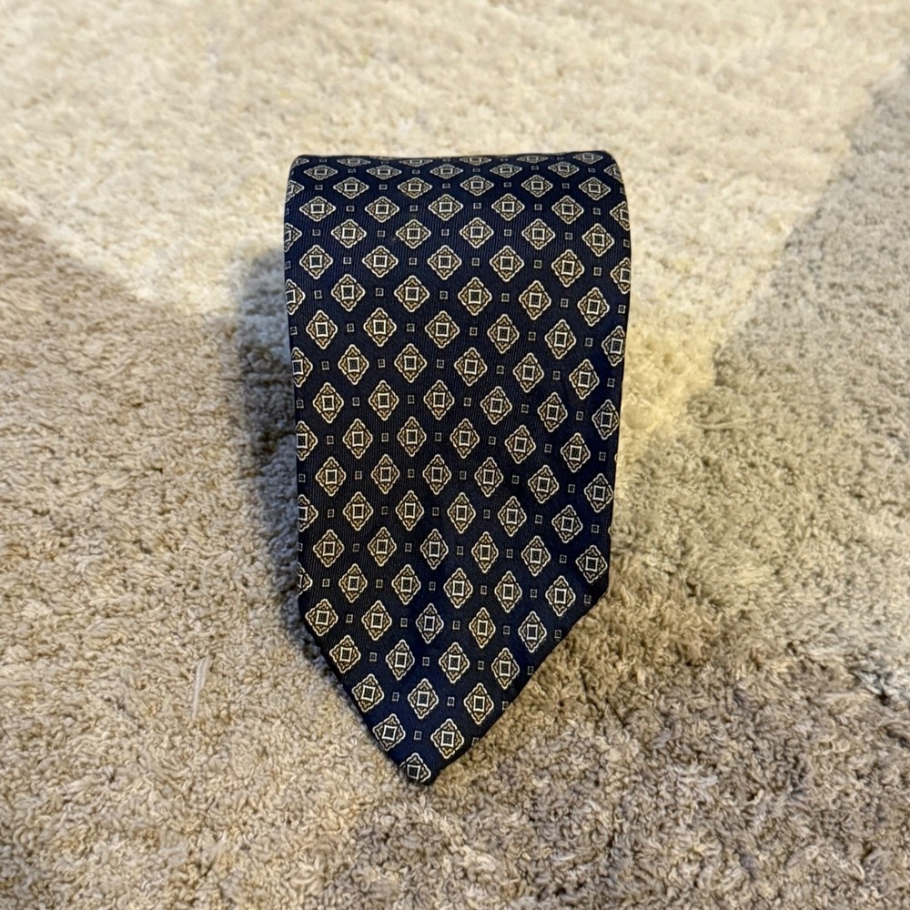 Ivey's Mens Silk Necktie Navy Blue Gold Silver Geometric‎ Diamond Medallion 60x3
